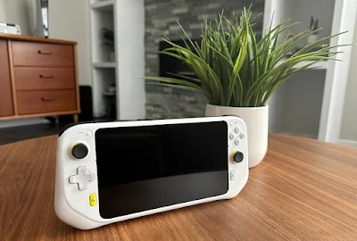 Cloud Gaming Handheld Logitech G
